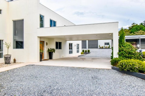 Paradise Point - Entire Home In Clarence Point, Tasmania Australia, 10 Guests 7 Bedrooms 7 Beds 3 Baths - New South Wales Tourism  0