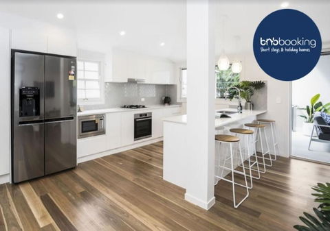 Park Avenue Terrace House Sleeps 9 - New South Wales Tourism  0