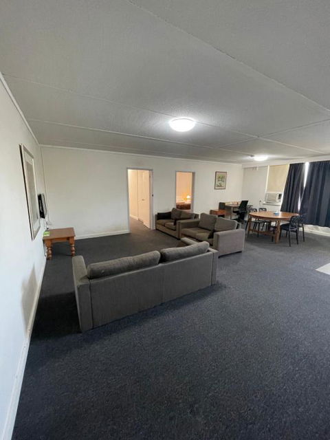 Parkside Inn Motel - New South Wales Tourism  2