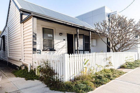 Pattys Cottage - Pet Friendly Home In Merewether - New South Wales Tourism  1