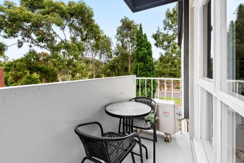 Peaceful 1-Bed Apartment Near The City Centre - New South Wales Tourism  1