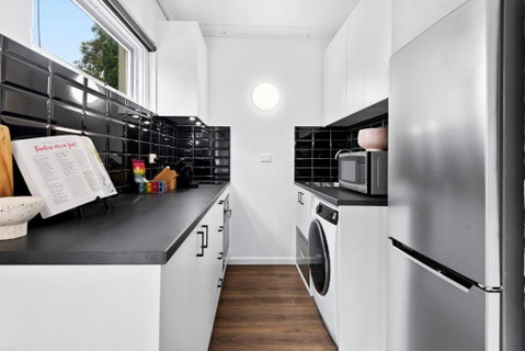 Peaceful 1-Bed Apartment Near The City Centre - New South Wales Tourism  3