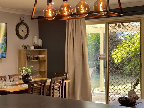 Peaceful Brand New Holiday House In North Lakes - New South Wales Tourism  3
