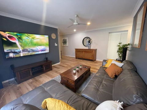 Peaceful Brand New Holiday House In North Lakes - New South Wales Tourism  2