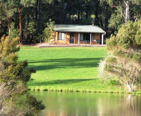 Pemberton Lake View Chalets - New South Wales Tourism  3