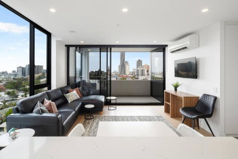 Perfect Haven In Spring Hill 2B1B And Parking - New South Wales Tourism  0