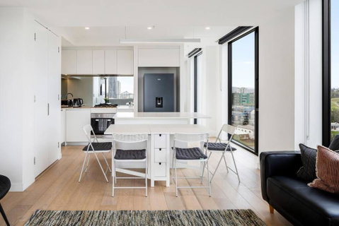 Perfect Haven In Spring Hill 2B1B And Parking - New South Wales Tourism  1
