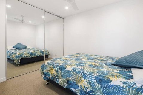 Perfect Haven In Spring Hill 2B1B And Parking - New South Wales Tourism  3