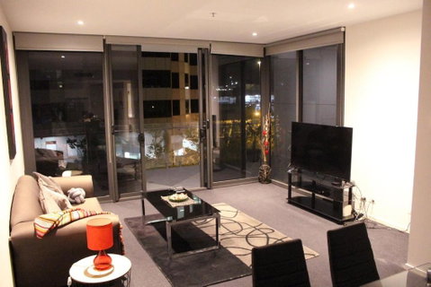 Perfectly Located Modern Apartment - Canberra CBD - New South Wales Tourism  1
