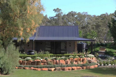 Petit Verdot Cottage - A Vineyard Retreat In Barossa Valley - New South Wales Tourism  0