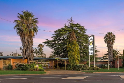 Plainsman Motel - New South Wales Tourism  1