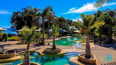Plover Executive Deluxe Villa 25 - New South Wales Tourism  1