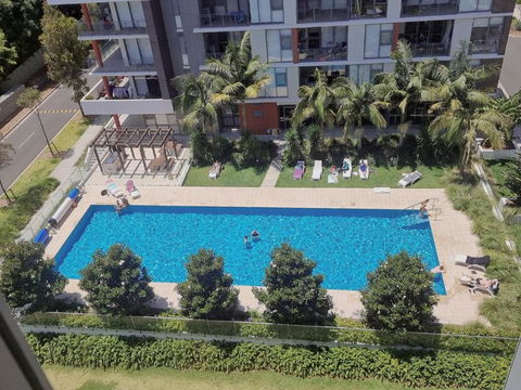 Pool View Of Marquarie Park Paradise - New South Wales Tourism  3