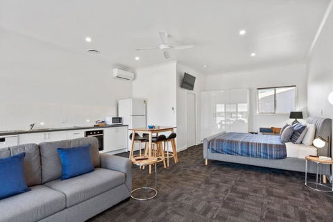 Port Lincoln Shark Apartment 4 - New South Wales Tourism  0