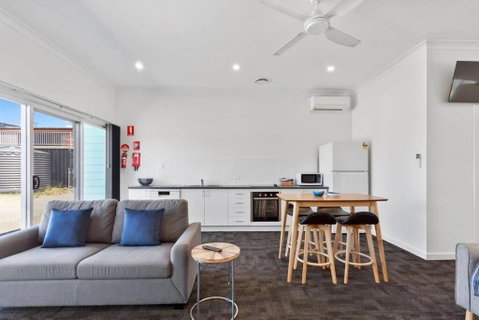 Port Lincoln Shark Apartment 5 - New South Wales Tourism  1