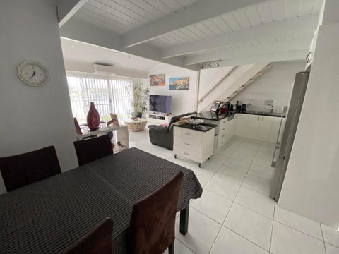 Port Lincoln Marina Waterfront Apartment - New South Wales Tourism  2