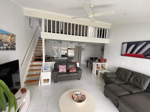 Port Lincoln Marina Waterfront Apartment - New South Wales Tourism  0