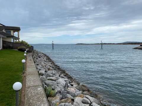 Port Lincoln Marina Waterfront Apartment - New South Wales Tourism  1
