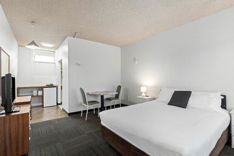 Red Carpet Motel - New South Wales Tourism  1