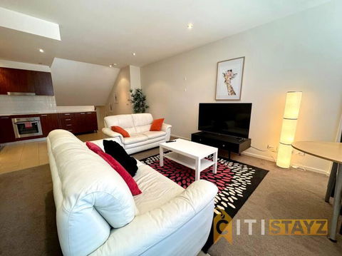 Pretty Penthouse - Close To ANU - New South Wales Tourism  0