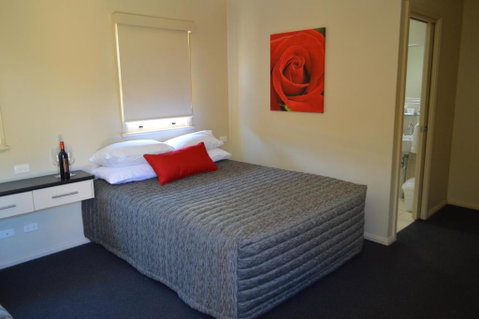 Prince Of Wales Hotel Gulgong - New South Wales Tourism  3