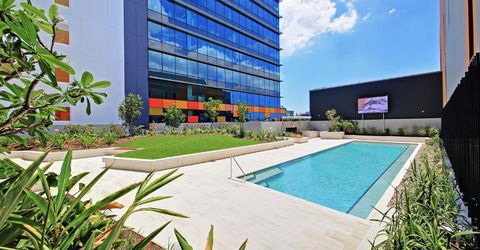 Private Bedroom & Bathroom In Shared Inner Brisbane Apartment - New South Wales Tourism  1