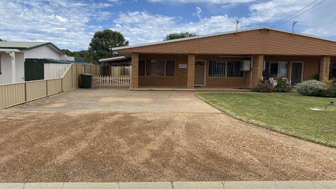 Puggle Palace - New South Wales Tourism  0