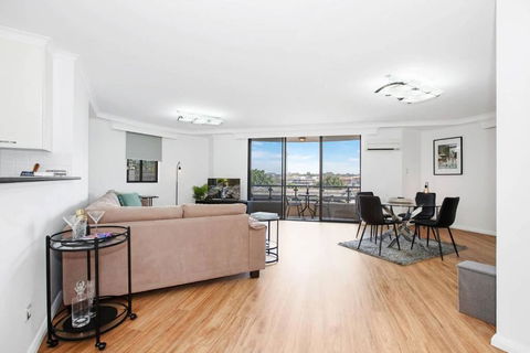 Pyrmont 2 Bed Apartment - Prime Location W Parking - New South Wales Tourism  2