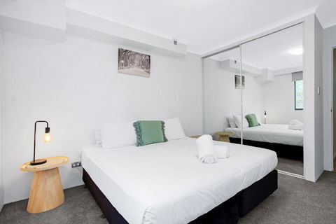Pyrmont 2 Bed Apartment - Prime Location W Parking - New South Wales Tourism  3