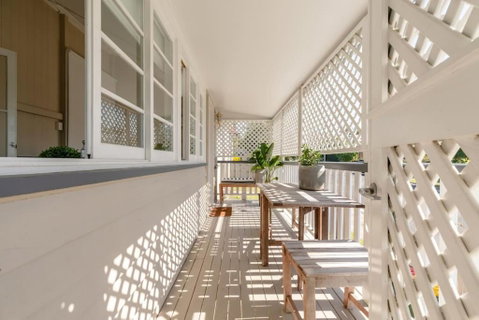 Quaint & Cosy 1 Bedroom Apartment In Queenslander. - New South Wales Tourism  0