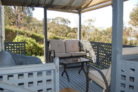 Quaint Cottage Nestled Amongst The Trees - New South Wales Tourism  2