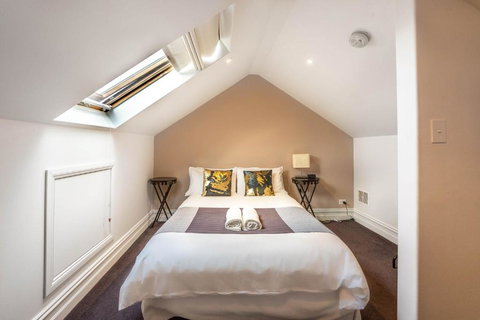 Raffless - New South Wales Tourism  0