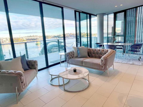 RARE Luxury Waterfront Living - New South Wales Tourism  0