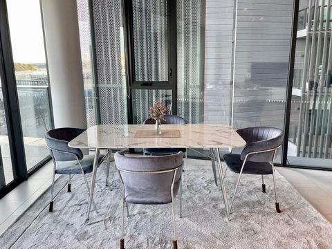 RARE Luxury Waterfront Living - New South Wales Tourism  3