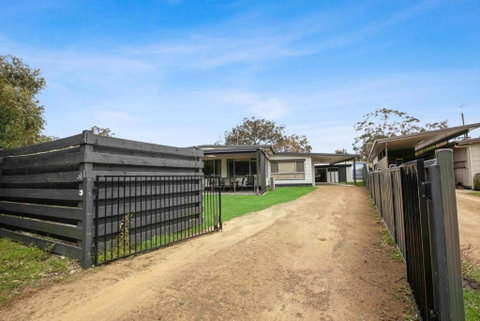 Raymond Island Retreat - New South Wales Tourism  2