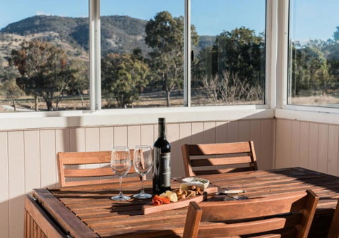 Pretty Pink Queenslander With Spectacular Views! - New South Wales Tourism  1
