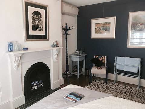 Assemblage Boutique Art B & B - New South Wales Tourism  2
