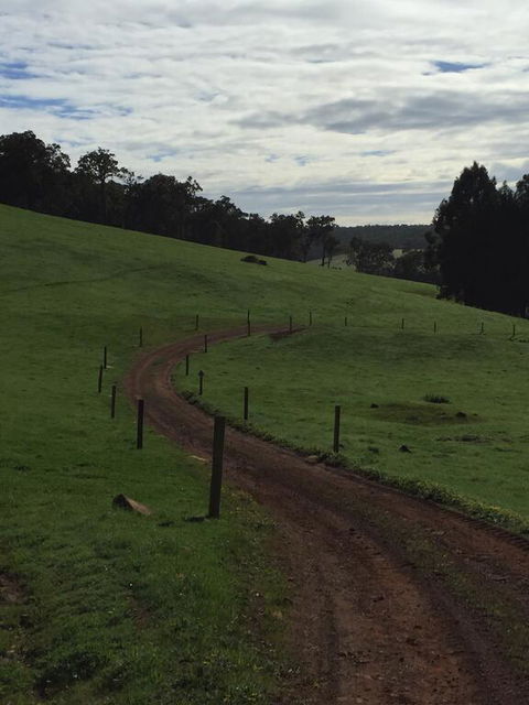 Atina Rocks Country Homestead - New South Wales Tourism  1