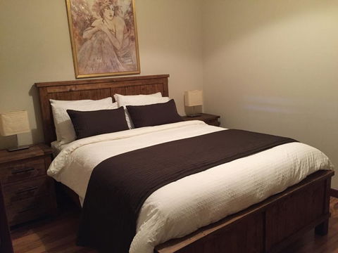Atina Rocks Country Homestead - New South Wales Tourism  3