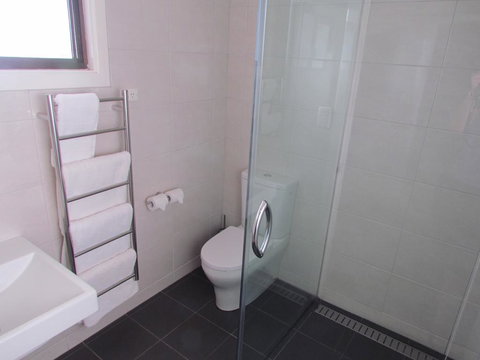 Augathella Motel & Caravan Park - New South Wales Tourism  1