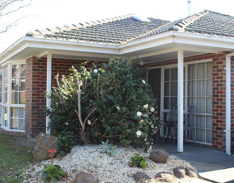 Australian Home Away @ Doncaster Elgar - New South Wales Tourism  1