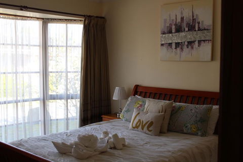 Australian Home Away @ Doncaster Elgar - New South Wales Tourism  2