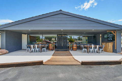 Australian Homestead Motor Lodge - New South Wales Tourism  1