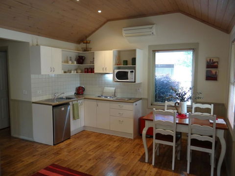 Autumn Affair Cottage 6 - New South Wales Tourism  3