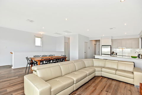 Avaya - Sellicks Beachfront Getaway - WiFi - New South Wales Tourism  3