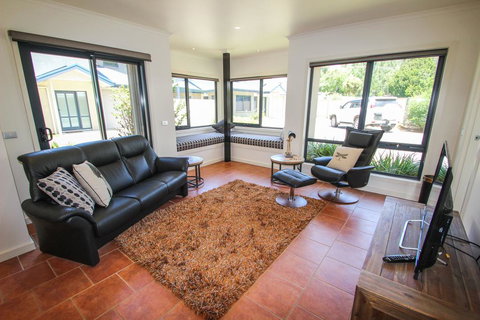 Avignon In Bright - New South Wales Tourism  1