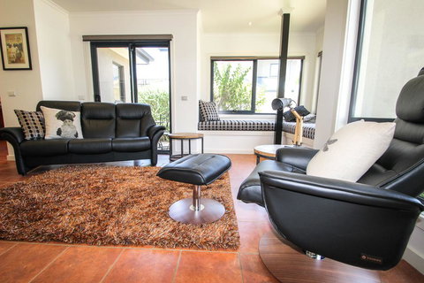 Avignon In Bright - New South Wales Tourism  2