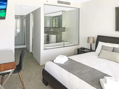 Awesome Ocean Views Broadbeach WiFi, Netflix, Wine - New South Wales Tourism  2