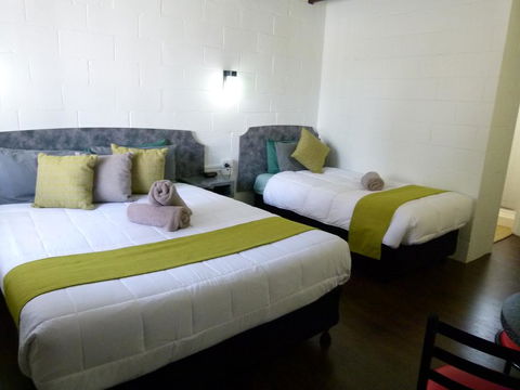 Azalea Motel - New South Wales Tourism  1
