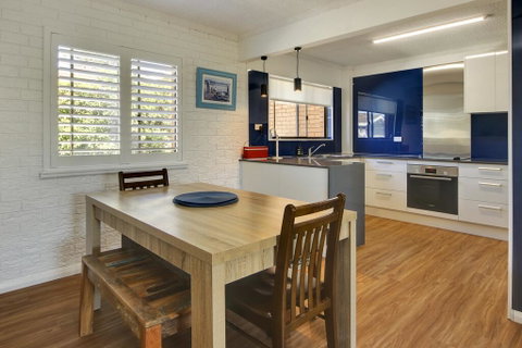 Azure Beach Stop - New South Wales Tourism  1
